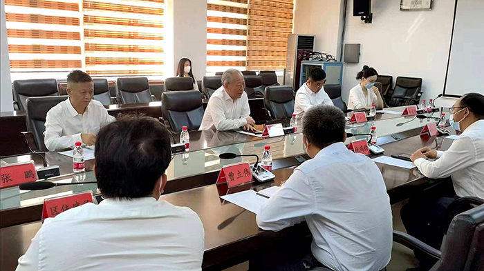 1671009272216088377.jpg 图-院长同杨鸿钧会谈01.jpg