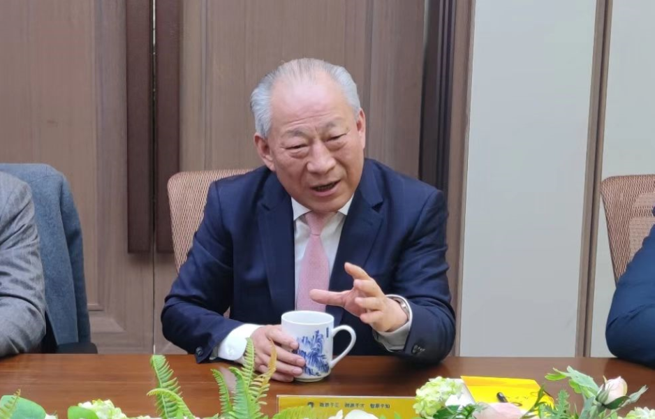 1677227871324024761.png 院长会谈2.png