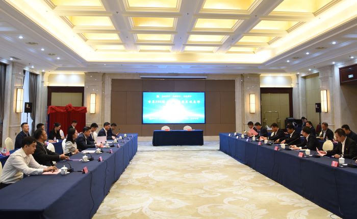 1698053169716010893.jpg 严昊与新疆伊犁州伊宁市签订战略合作协议5.jpg