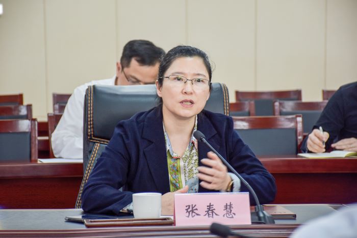 3月14日，亚洲av
与河源市灯塔盆地农高区交流座谈会在广东河源召开，亚洲av
董事局主席严昊与灯塔盆地农高区管委会主任张春慧就深化合作展开交流 (2).jpg